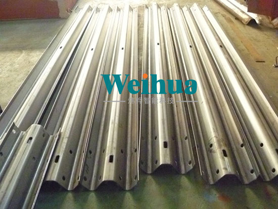 高速公路護欄板生產設備特點以及護欄板的分類 高速公路護欄板生產設備特點以及護欄板的分類