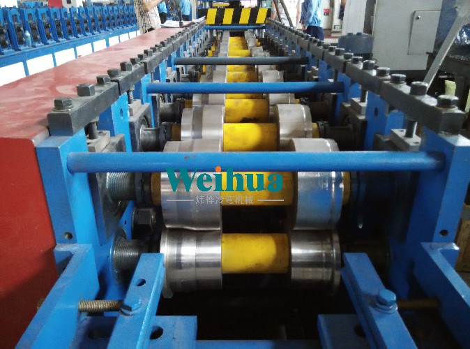 防雨箱自動生產(chǎn)設備