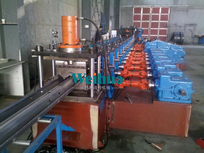 護(hù)欄板生產(chǎn)線 conew_2011-12-10_09-02-31_421.jpg