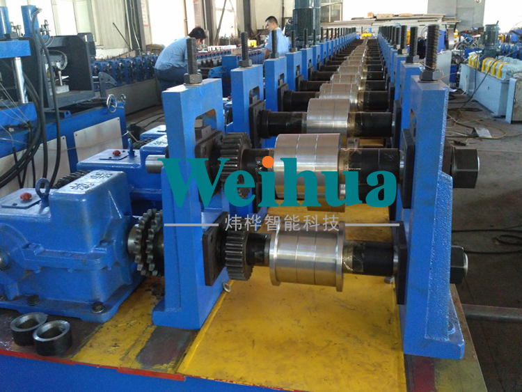 抗震支架沖孔成型一次成型機(jī) 抗震支架沖孔成型一次成型機(jī)