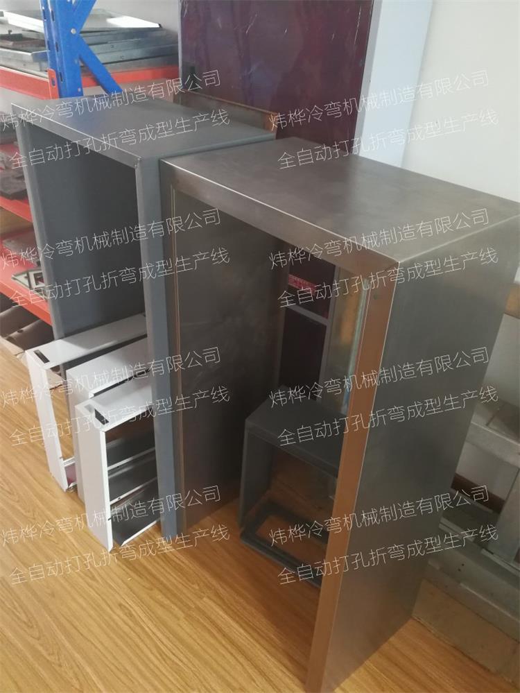 1578277265634833.jpg 21動(dòng)力柜生產(chǎn)線-3.jpg