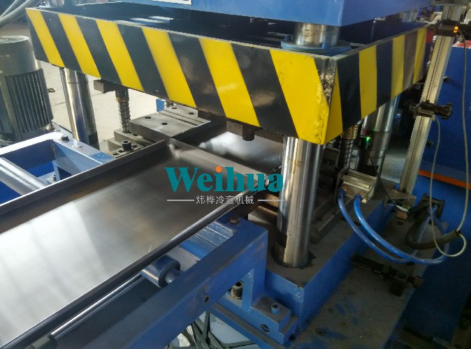 1584409339424442.jpg 貨架成型機(jī)-貨架生產(chǎn)線設(shè)備