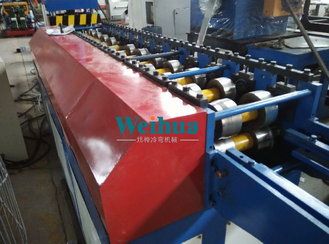 室外配電箱成型機(jī) 室外配電箱成型機(jī)